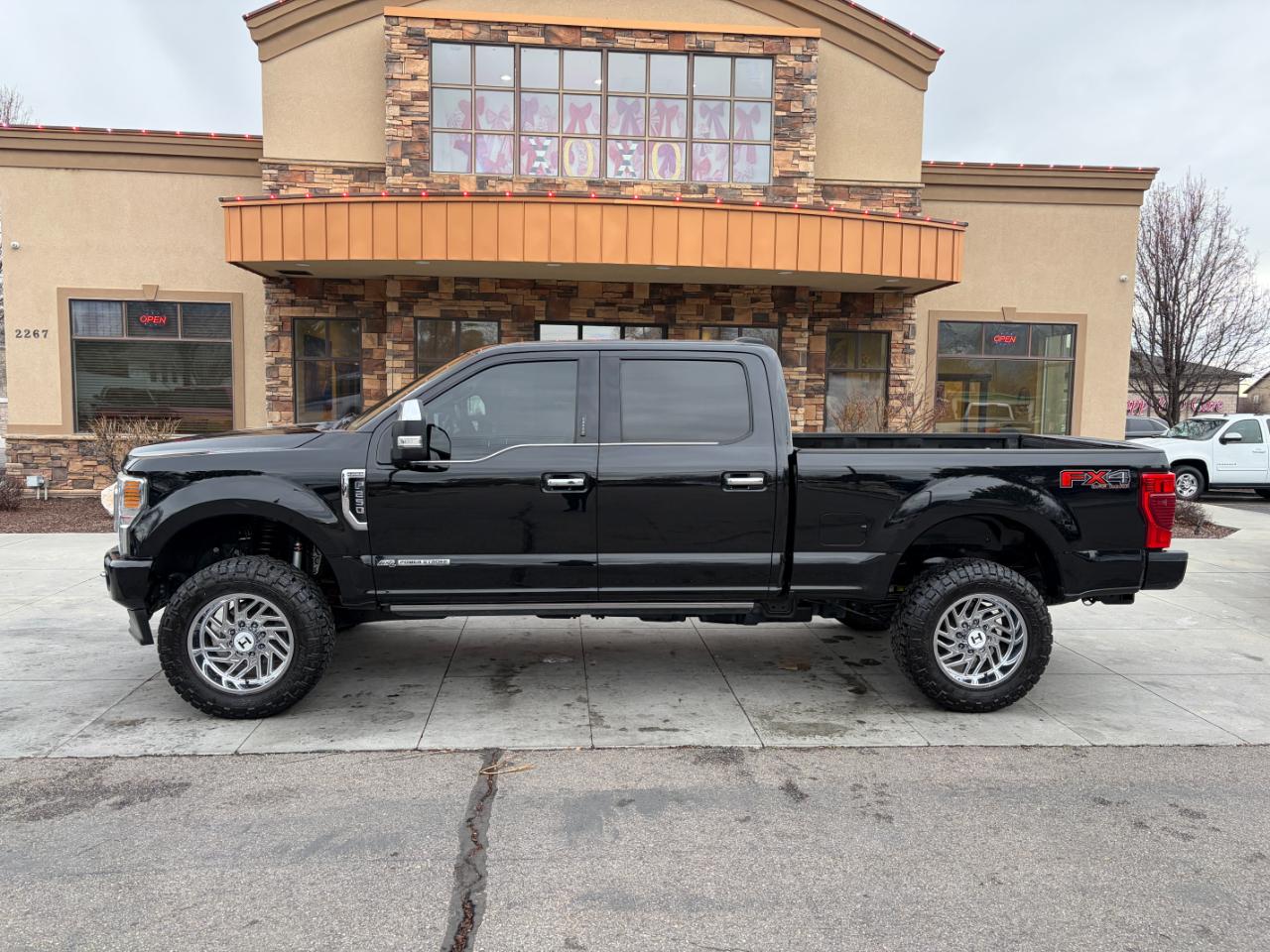 Ford Super Duty F-250 SRW Platinum 4WD Crew Cab 6.75' Box 2022