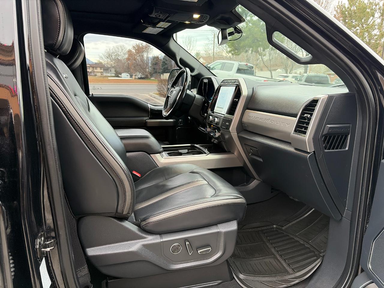 Ford Super Duty F-250 SRW Platinum 4WD Crew Cab 6.75' Box 2022