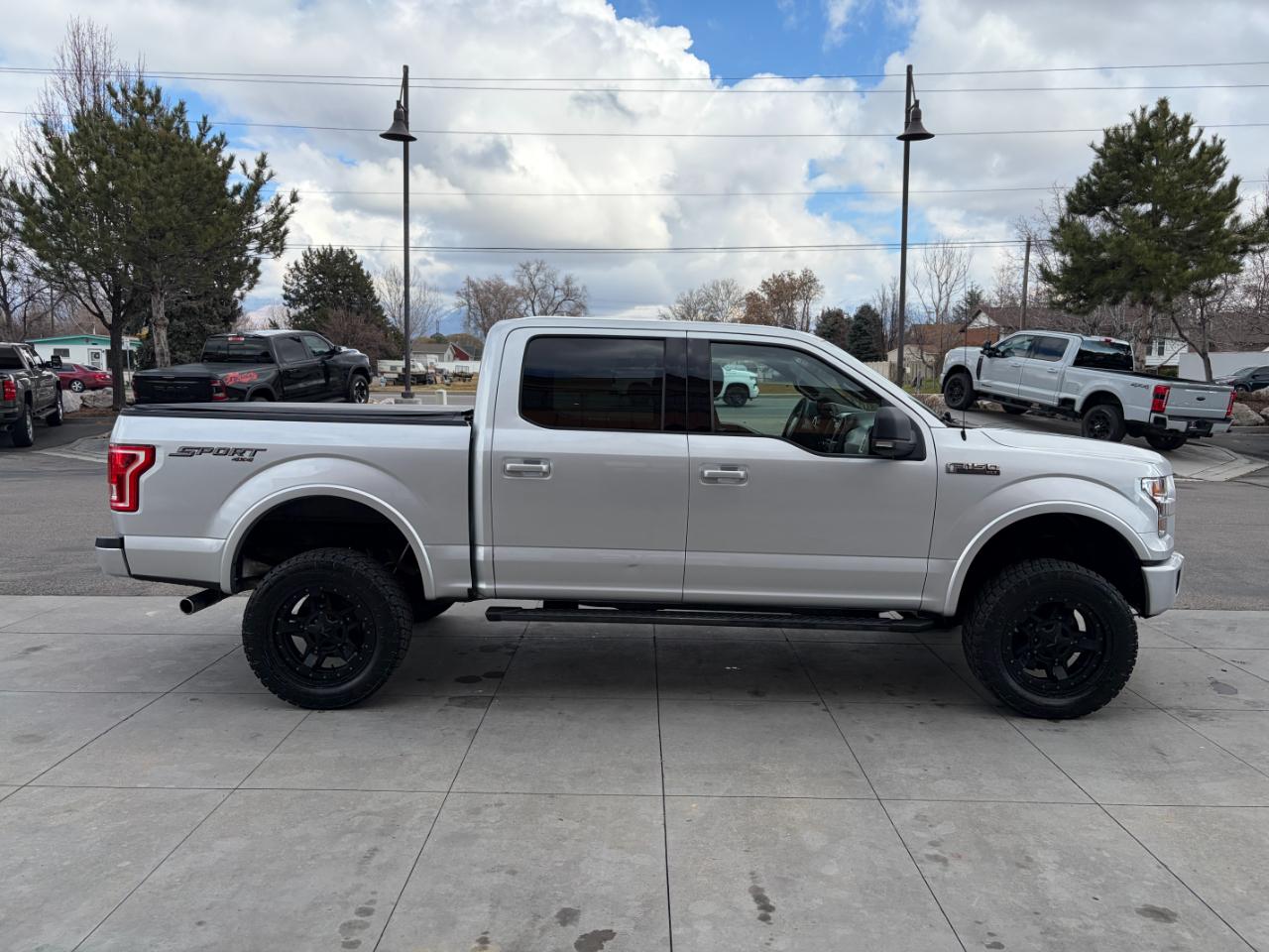 Ford F-150 4WD SuperCrew 145" XLT 2016