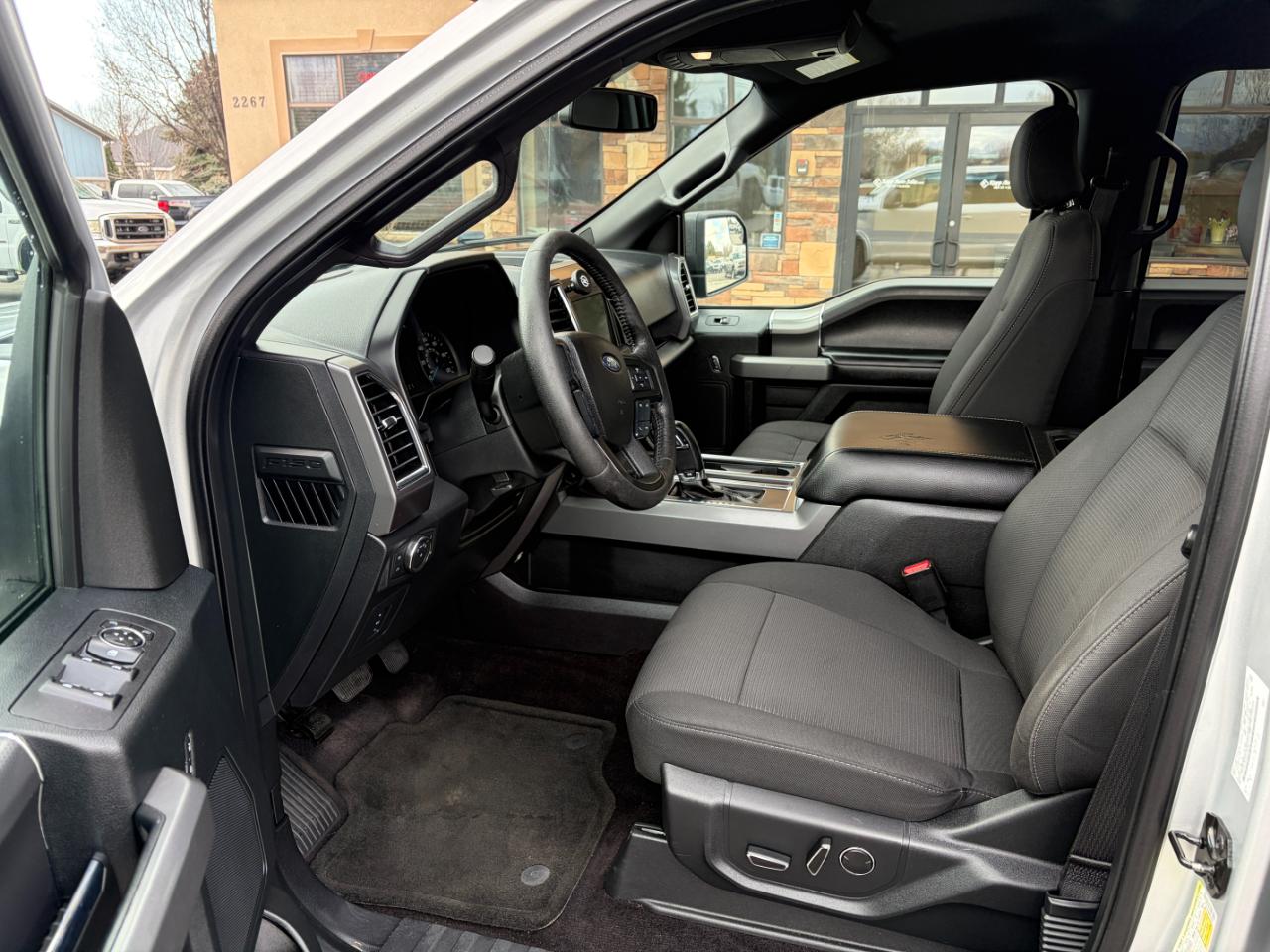 Ford F-150 4WD SuperCrew 145" XLT 2016