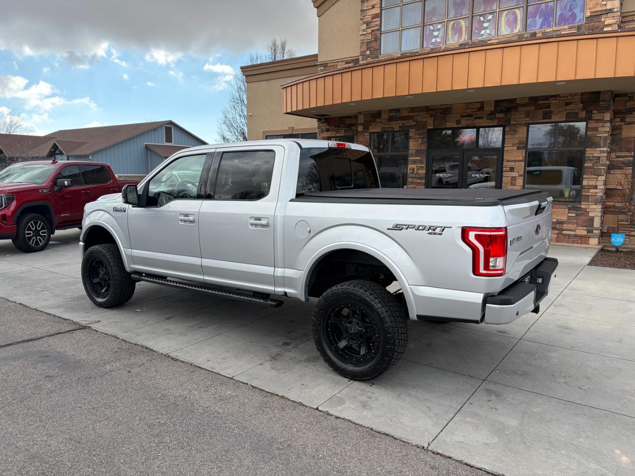 Ford F-150 4WD SuperCrew 145" XLT 2016