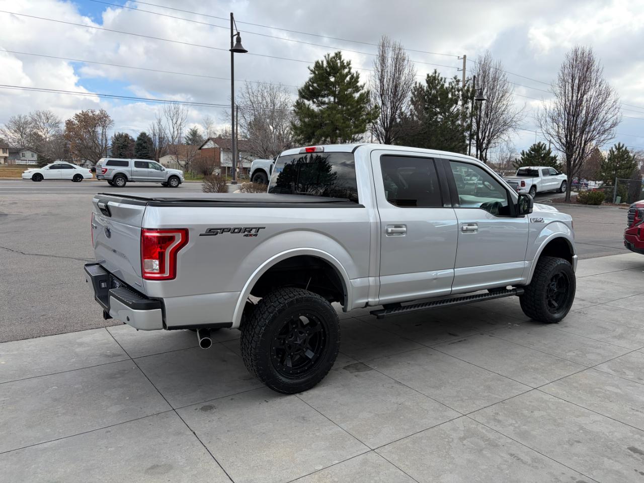 Ford F-150 4WD SuperCrew 145" XLT 2016