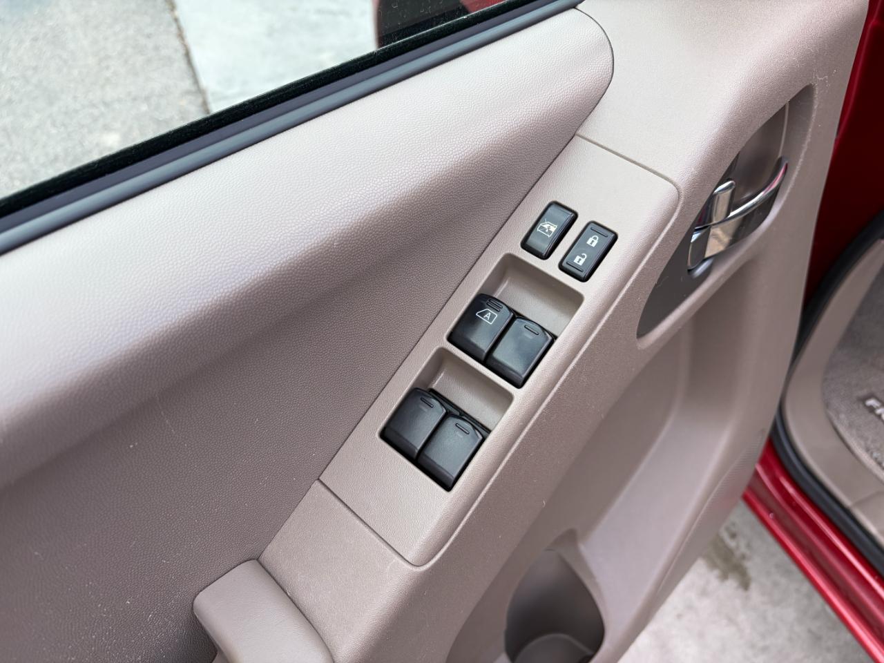 Nissan Frontier 2WD Crew Cab SWB Auto SV 2015