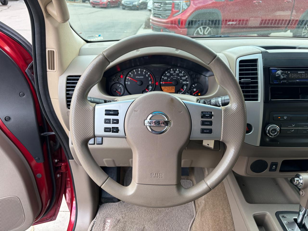 Nissan Frontier 2WD Crew Cab SWB Auto SV 2015