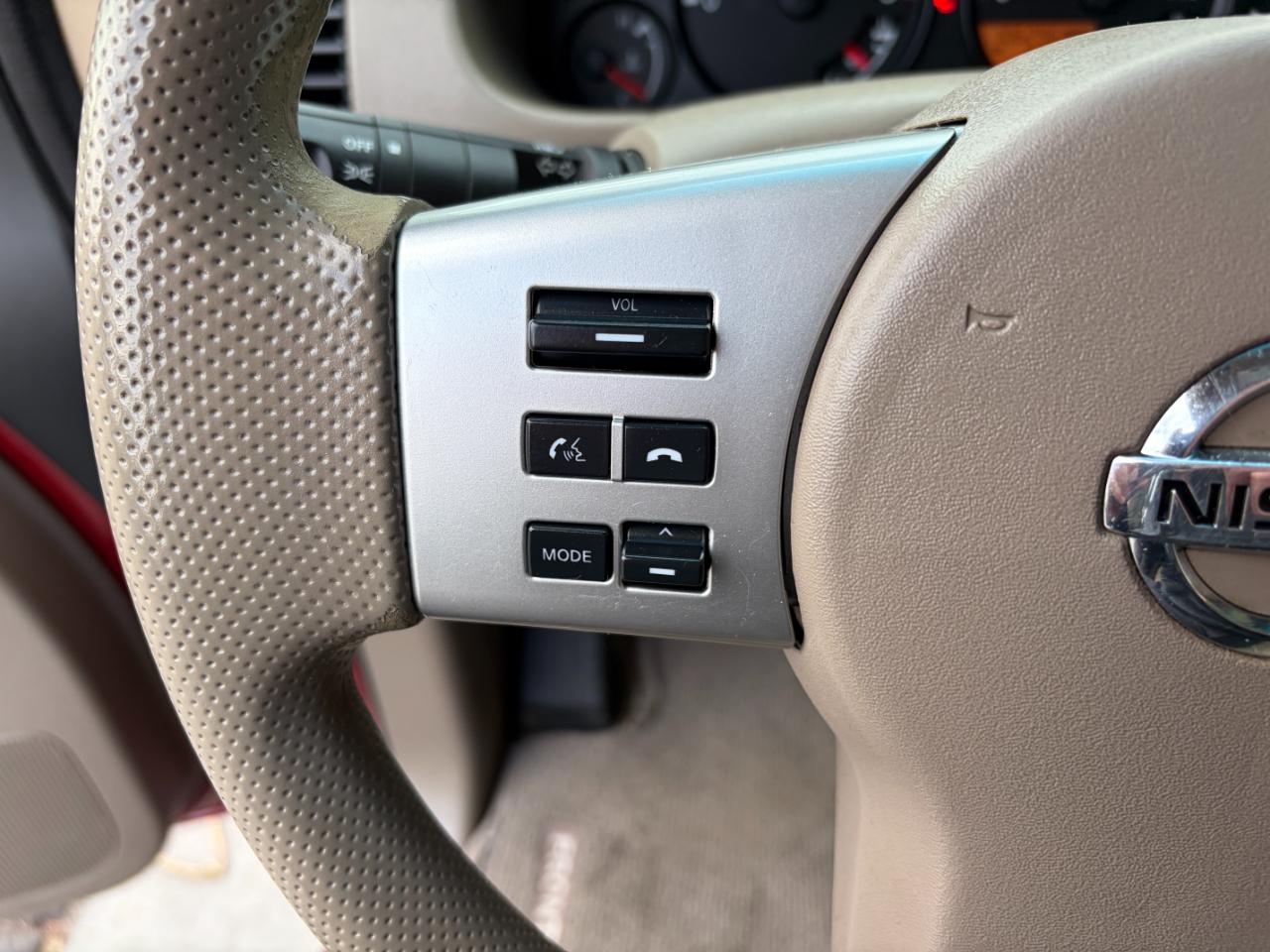 Nissan Frontier 2WD Crew Cab SWB Auto SV 2015