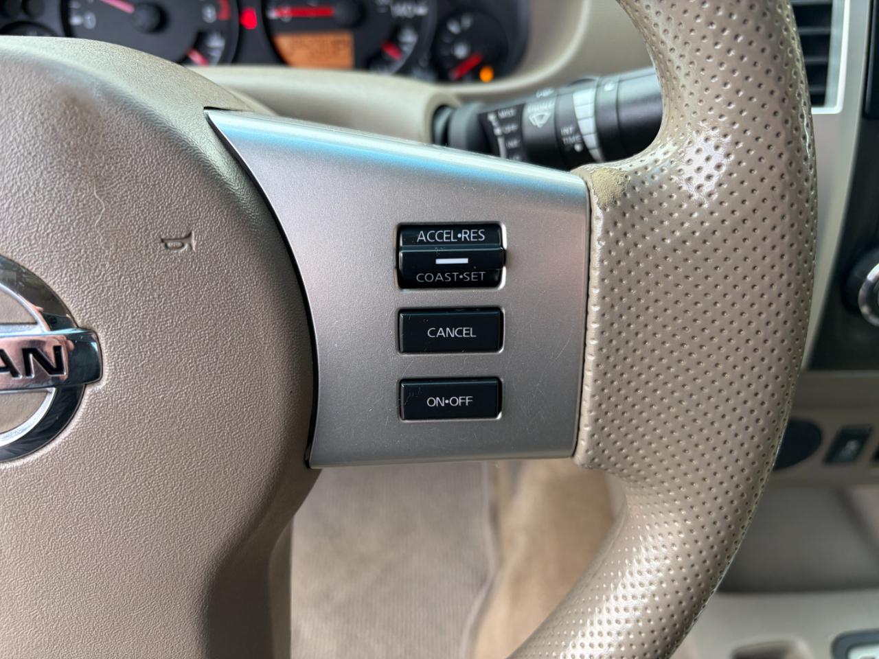 Nissan Frontier 2WD Crew Cab SWB Auto SV 2015