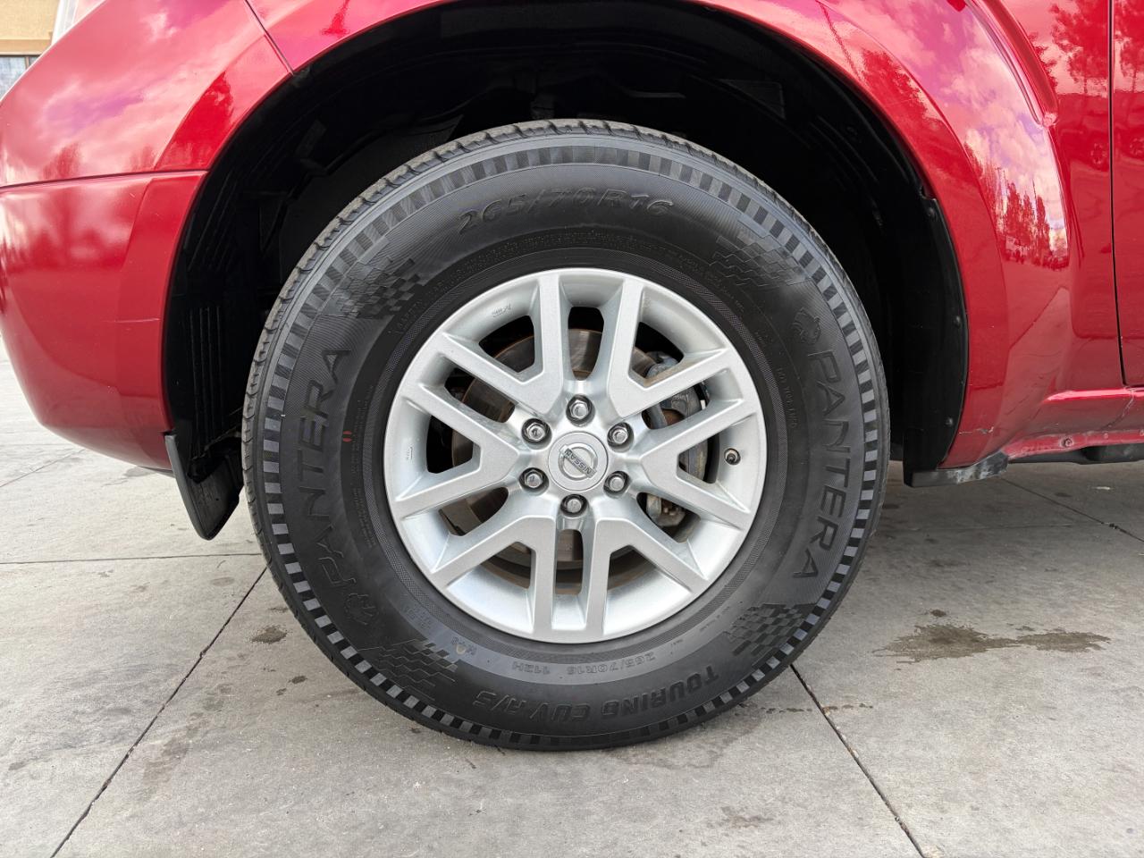 Nissan Frontier 2WD Crew Cab SWB Auto SV 2015