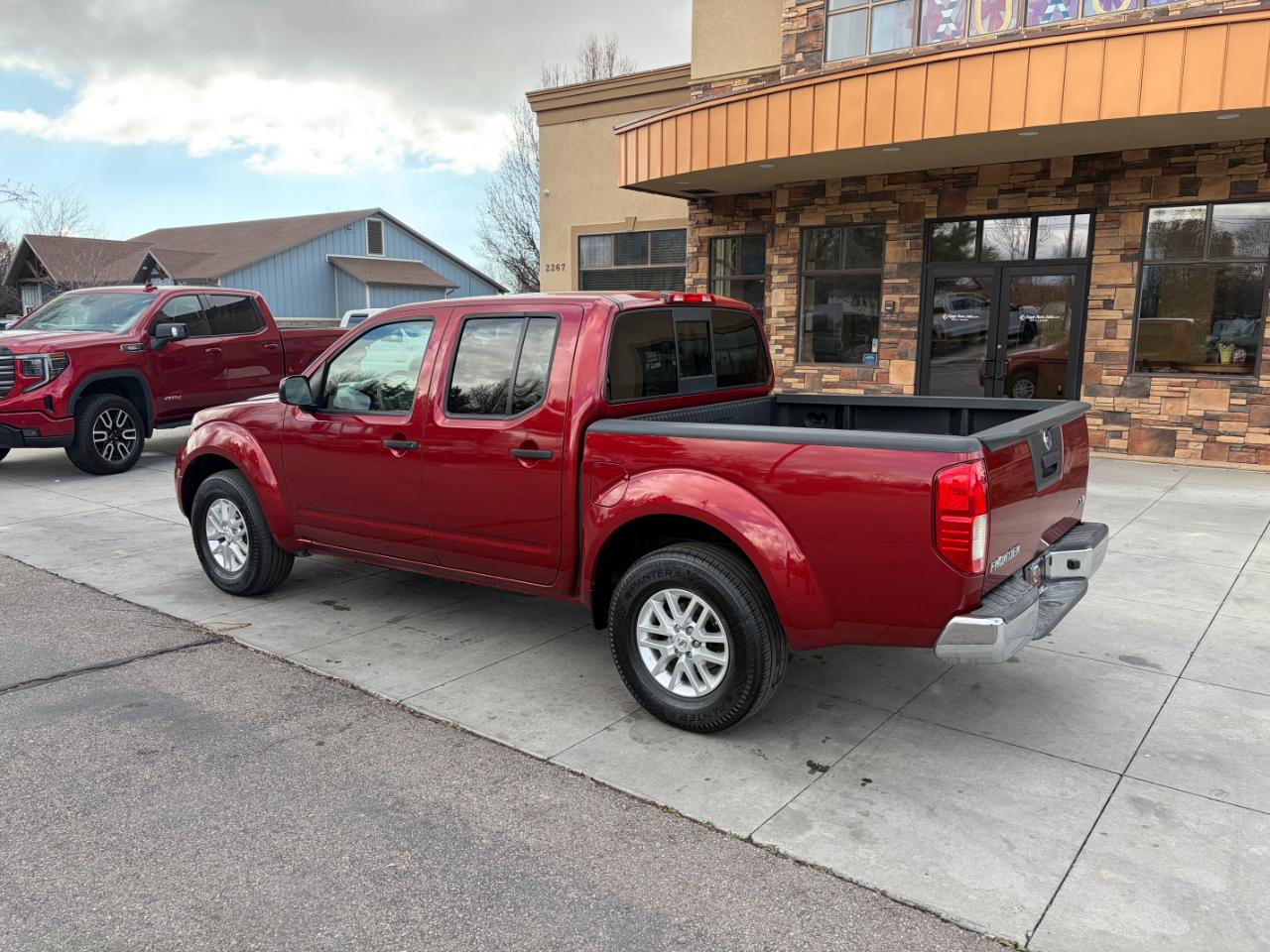 Nissan Frontier 2WD Crew Cab SWB Auto SV 2015