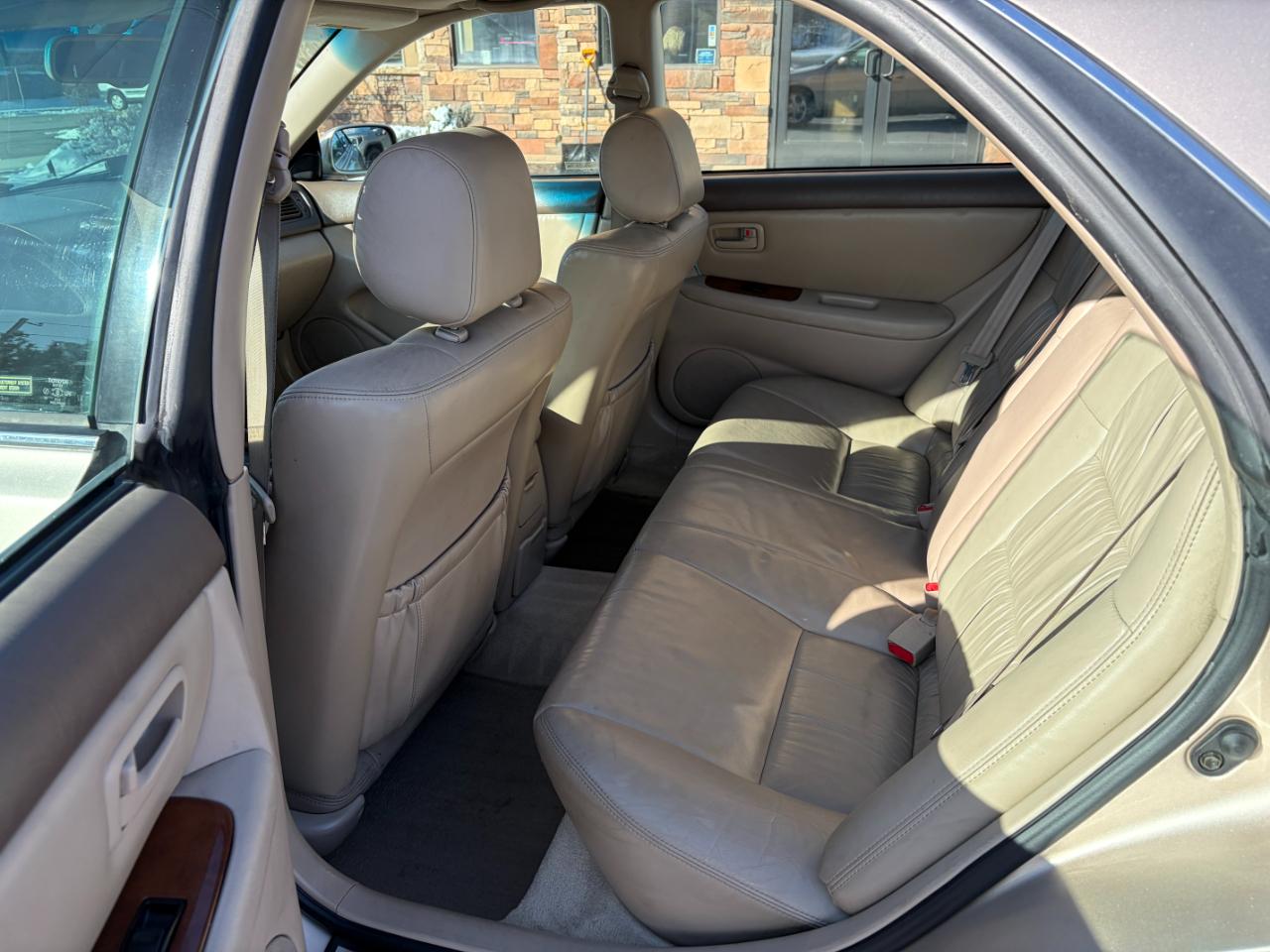 Lexus ES 300 4dr Sdn 2000