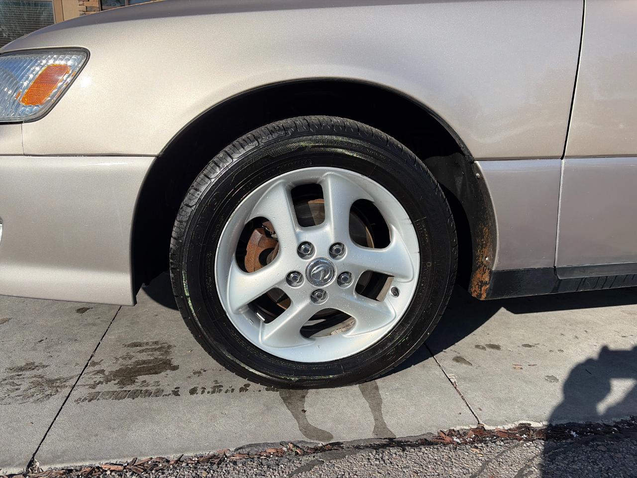 Lexus ES 300 4dr Sdn 2000