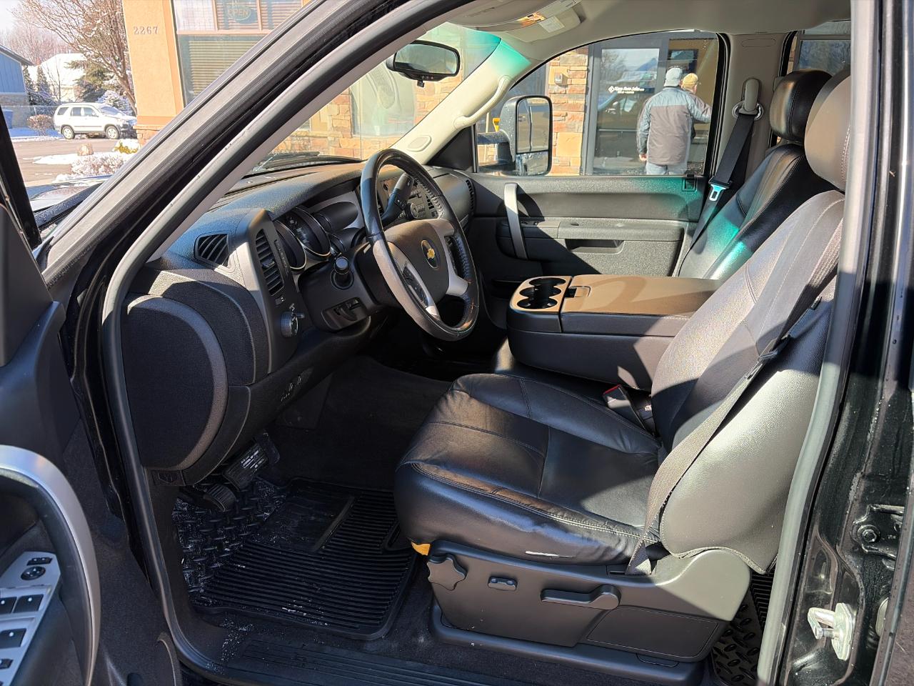 Chevrolet Silverado 1500 4WD Crew Cab 143.5" LT 2010