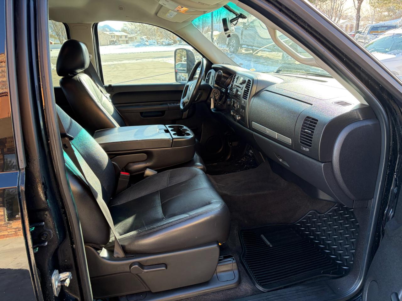 Chevrolet Silverado 1500 4WD Crew Cab 143.5" LT 2010