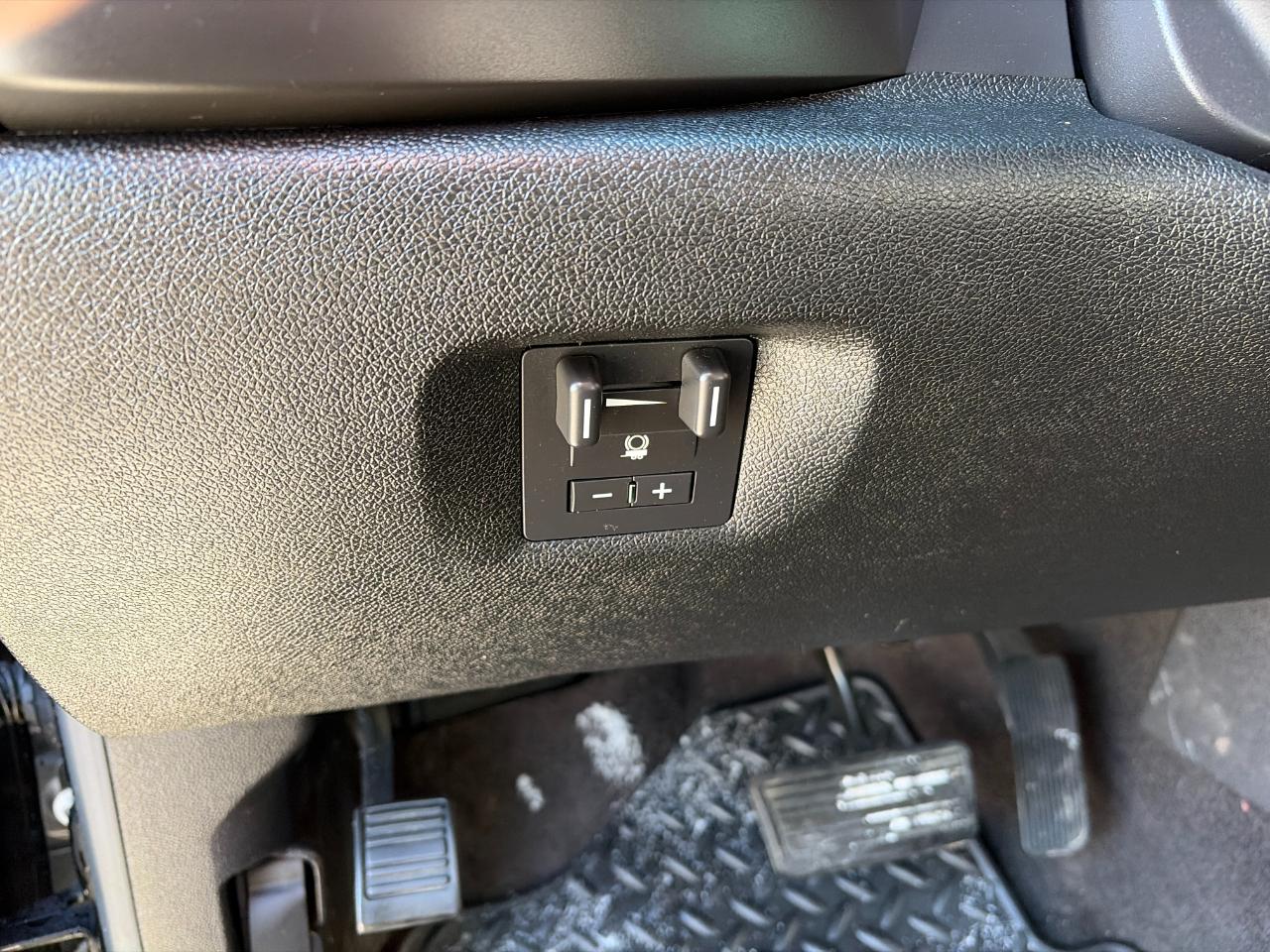 Chevrolet Silverado 1500 4WD Crew Cab 143.5" LT 2010