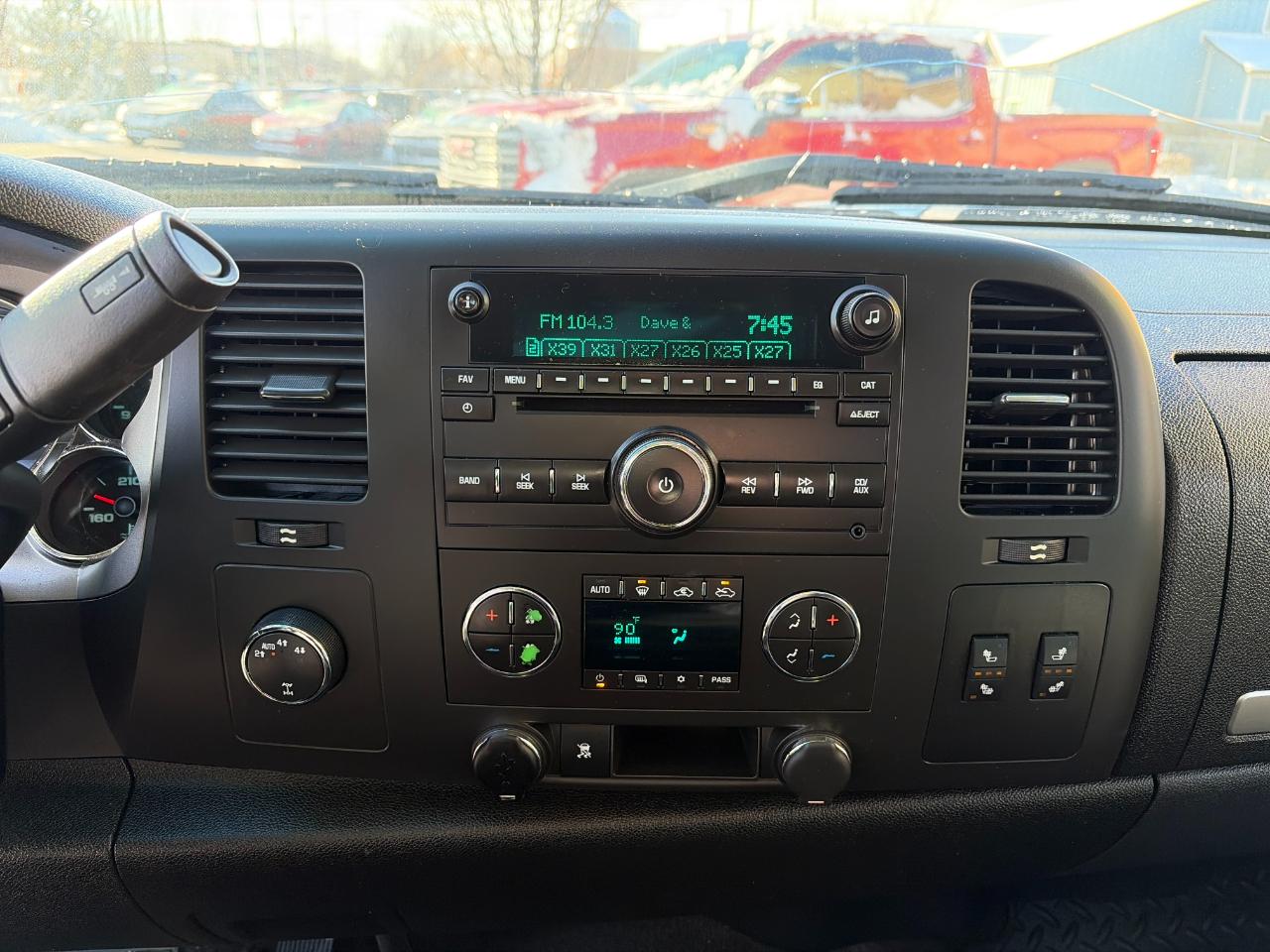 Chevrolet Silverado 1500 4WD Crew Cab 143.5" LT 2010