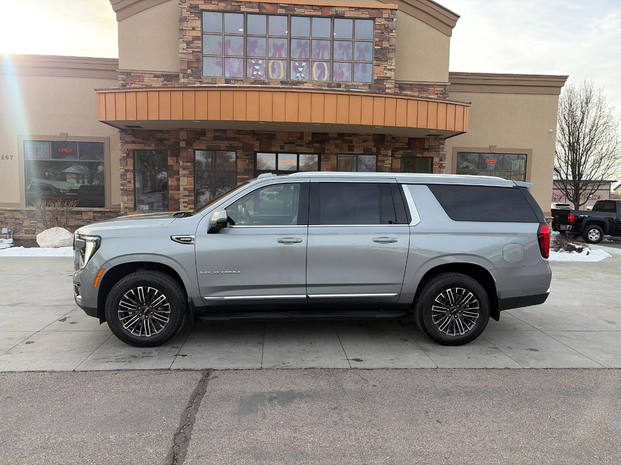 GMC Yukon XL 4WD 4dr Elevation 2025