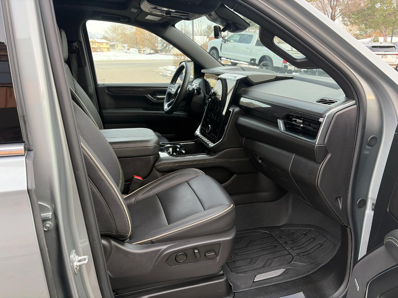 GMC Yukon XL 4WD 4dr Elevation 2025