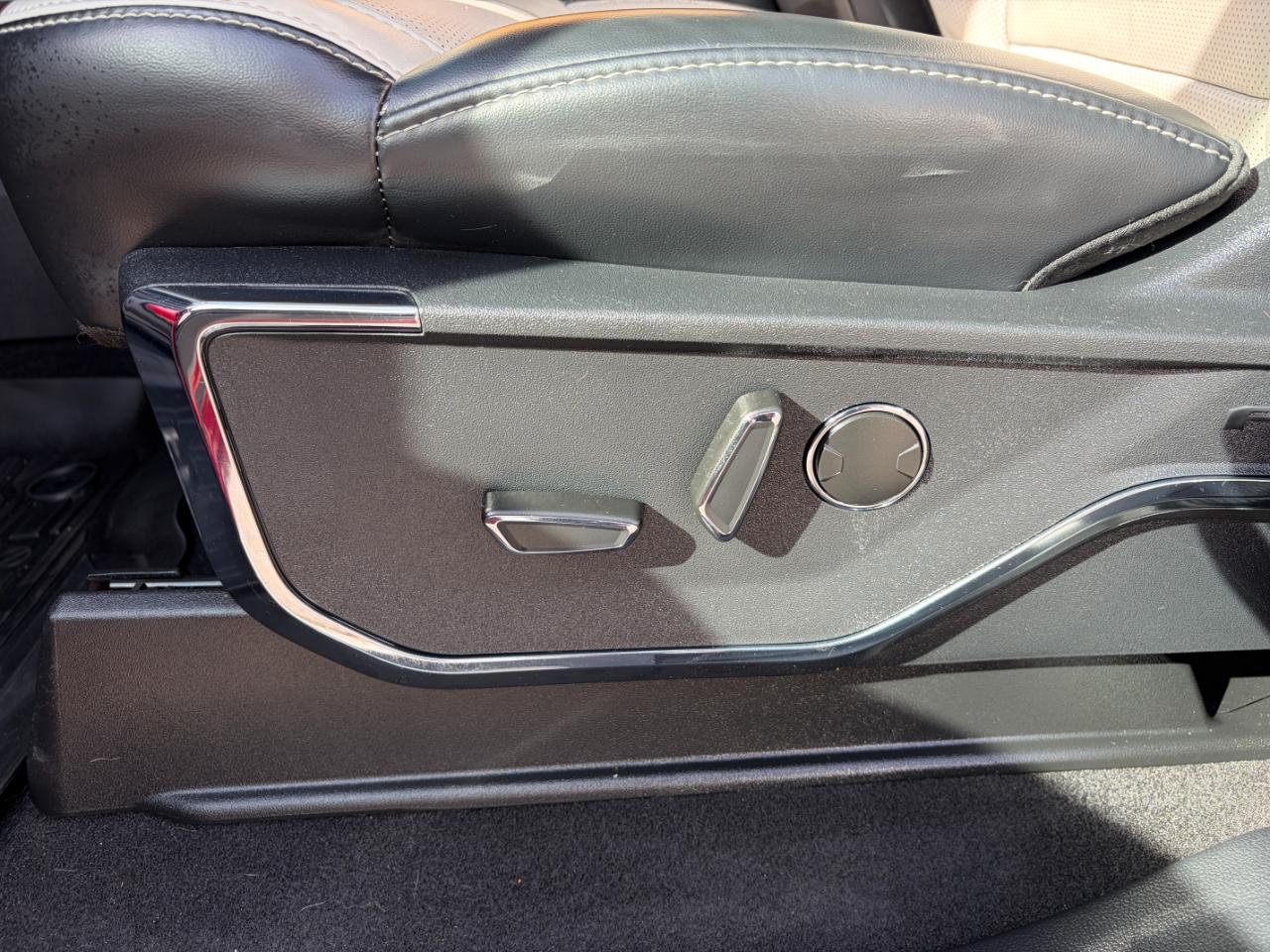 Ford F-150 Lightning Platinum 4WD SuperCrew 5.5' Box 2023