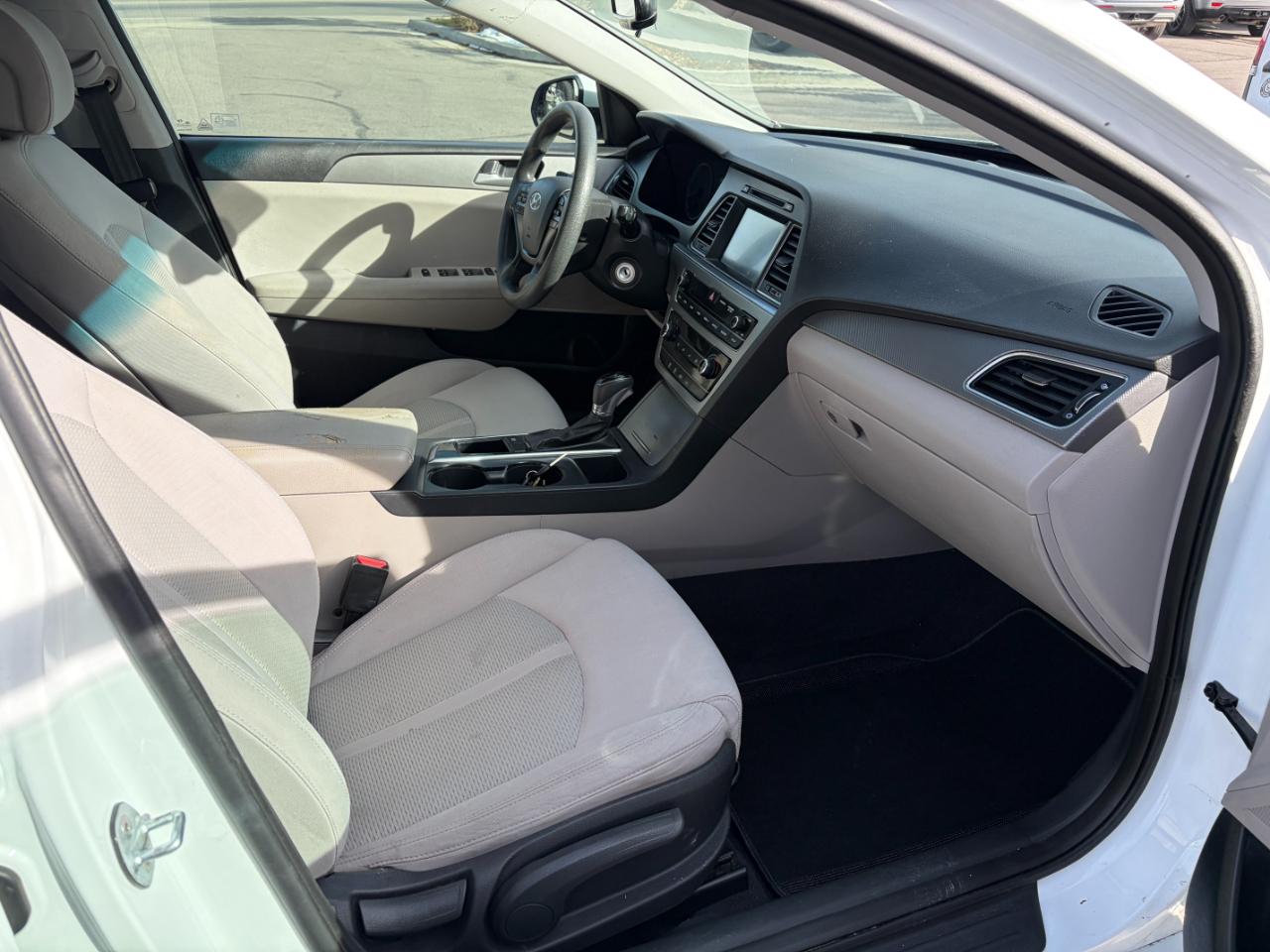 Hyundai Sonata 4dr Sdn 2.4L SE 2016