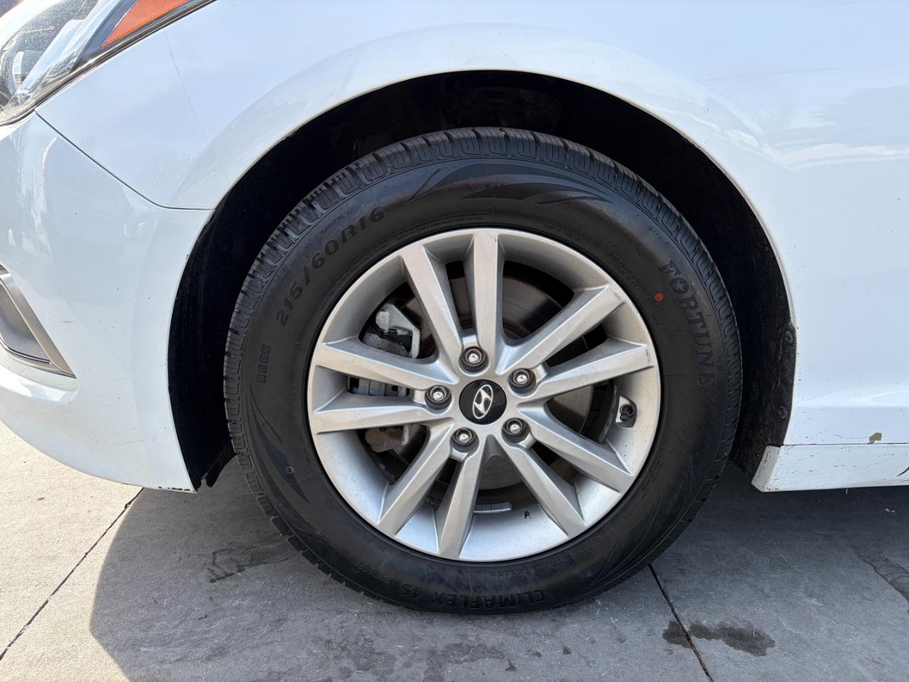 Hyundai Sonata 4dr Sdn 2.4L SE 2016