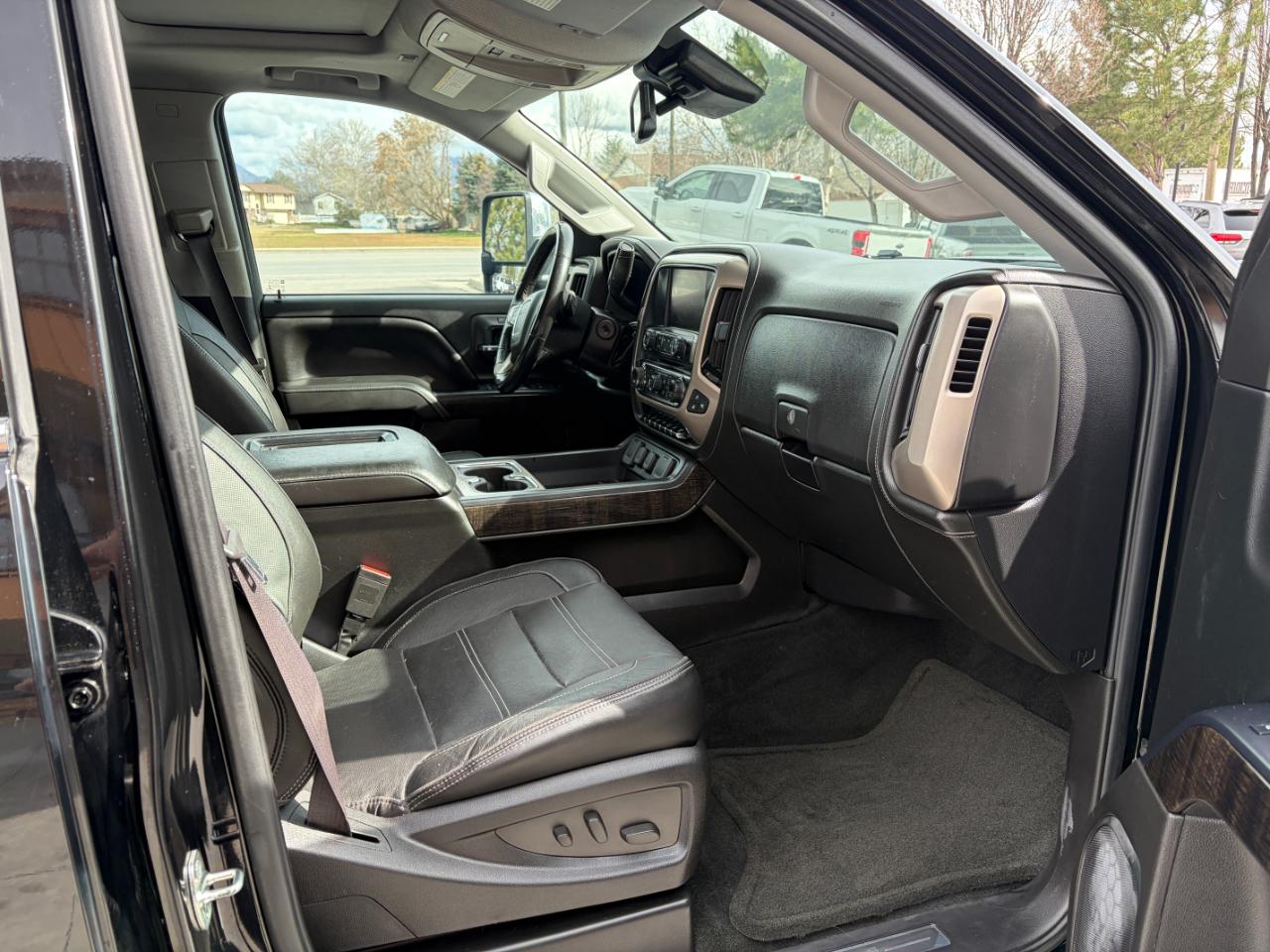 GMC Sierra 3500HD 4WD Crew Cab 153.7" Denali 2016