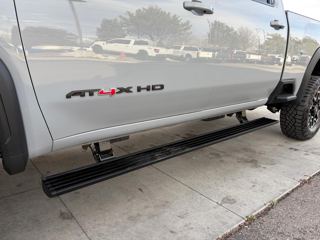 GMC Sierra 2500HD 4WD Crew Cab 159" AT4X 2024