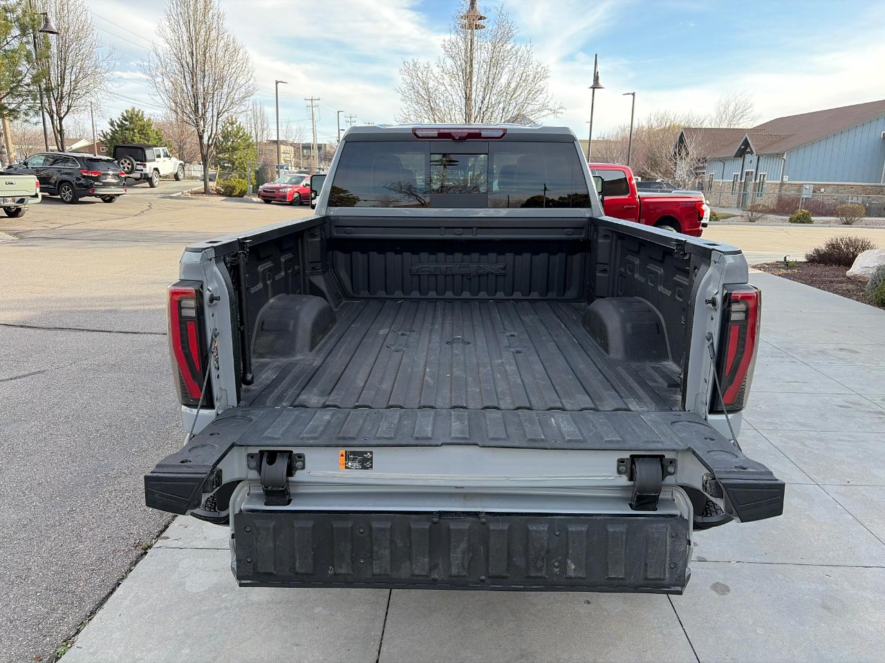GMC Sierra 2500HD 4WD Crew Cab 159" AT4X 2024