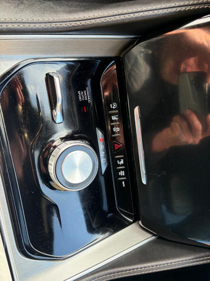 Jeep Wagoneer Series II Carbide 4x4 2024