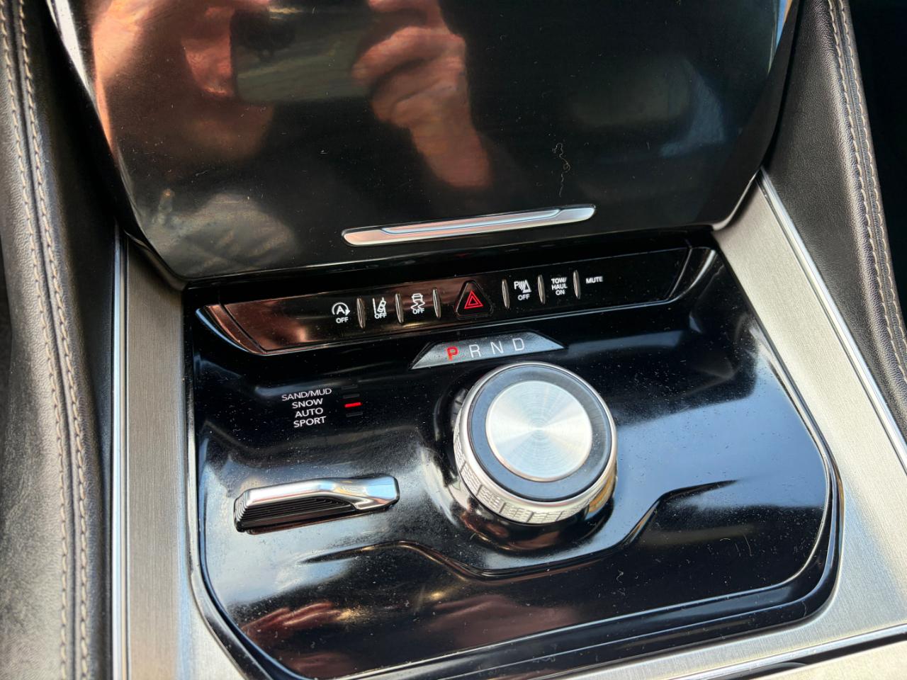 Jeep Wagoneer Series II Carbide 4x4 2024