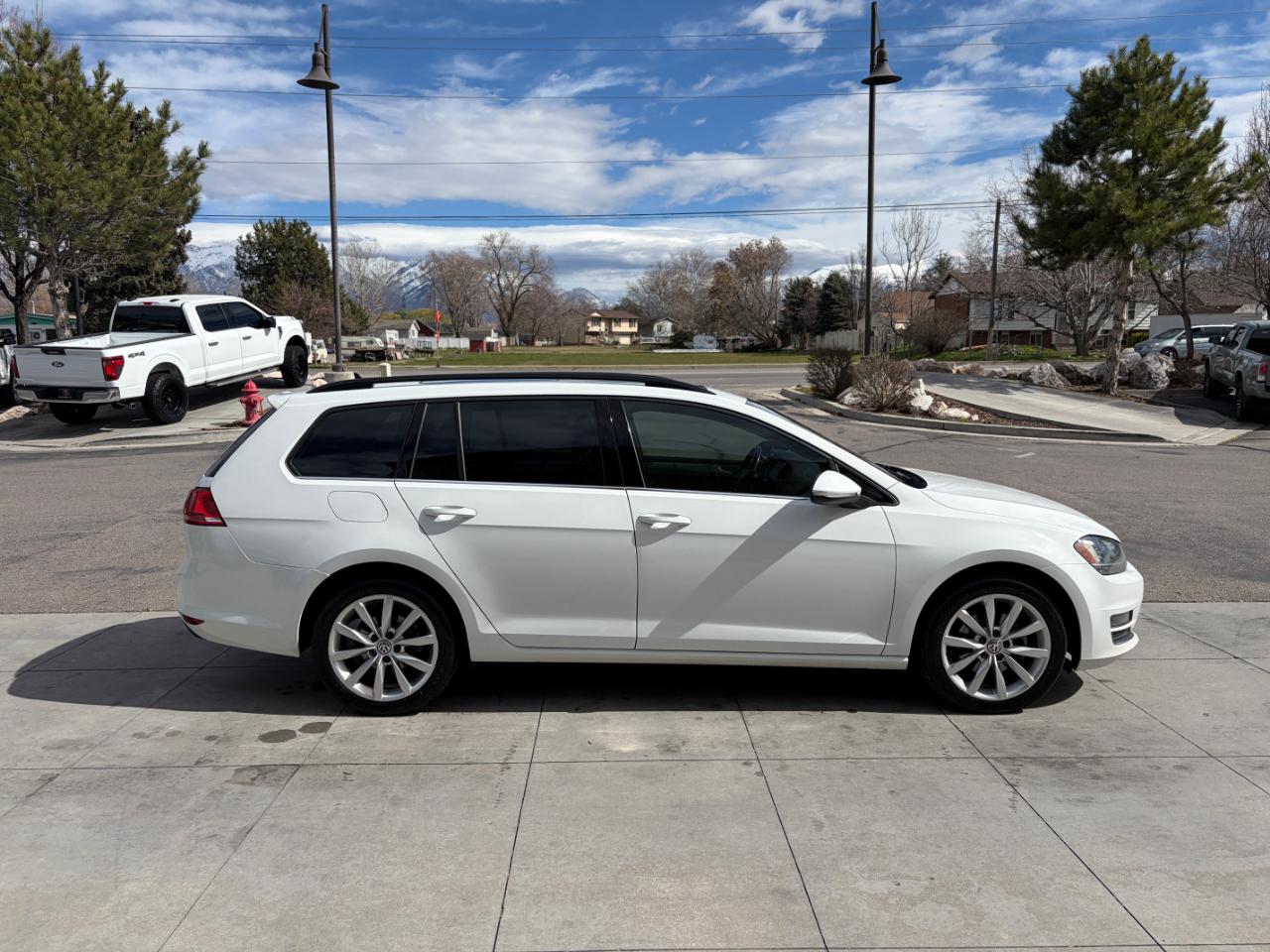 Volkswagen Golf SportWagen 4dr Auto TSI S 2016