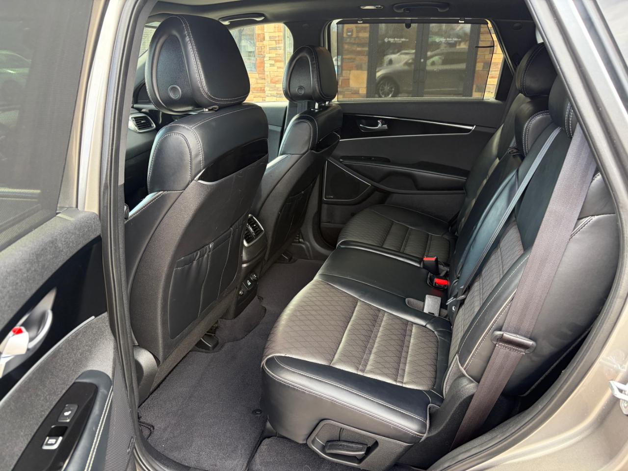 Kia Sorento AWD 4dr 3.3L SXL 2016