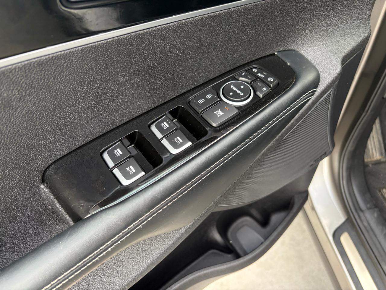 Kia Sorento AWD 4dr 3.3L SXL 2016