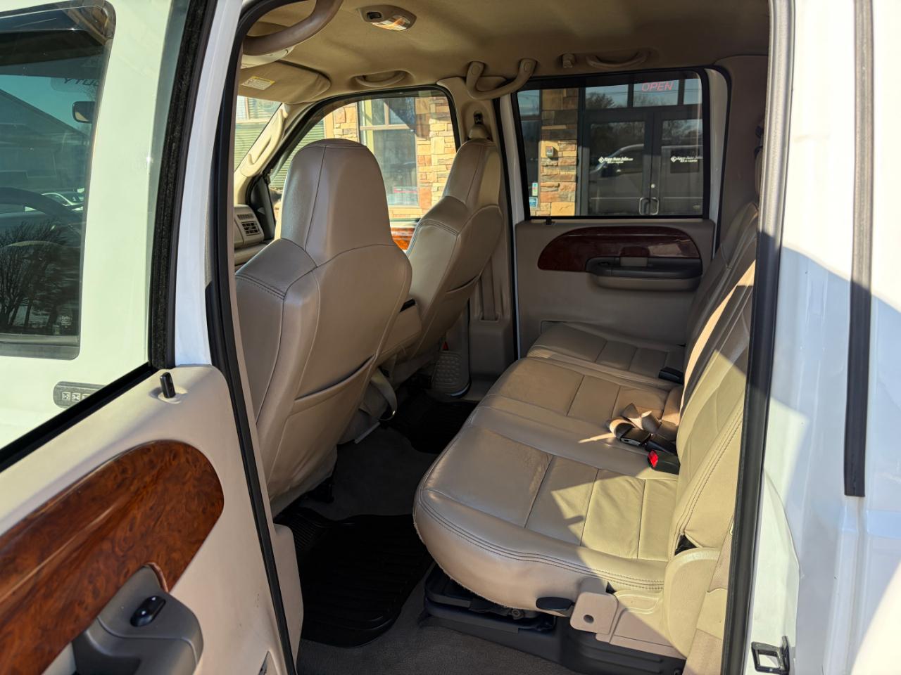 Ford Super Duty F-250 Crew Cab 156" Lariat 4WD 2004