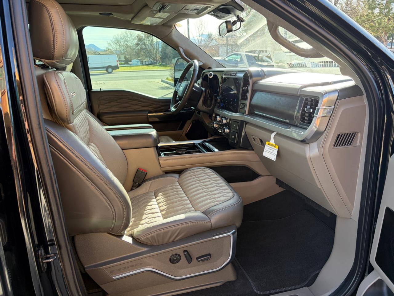 Ford Super Duty F-350 SRW Platinum 4WD Crew Cab 6.75' Box 2025