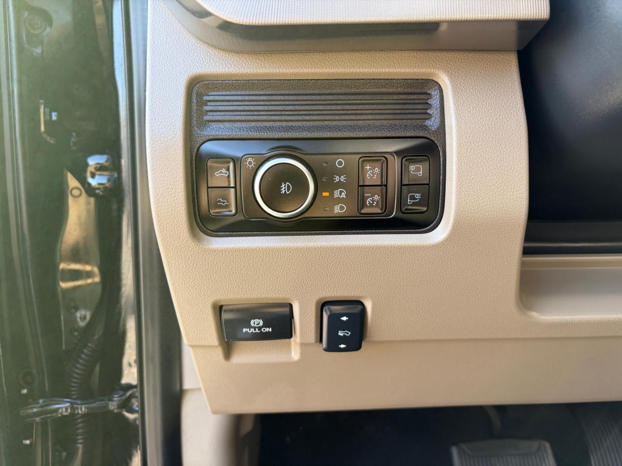 Ford Super Duty F-350 SRW Platinum 4WD Crew Cab 6.75' Box 2025