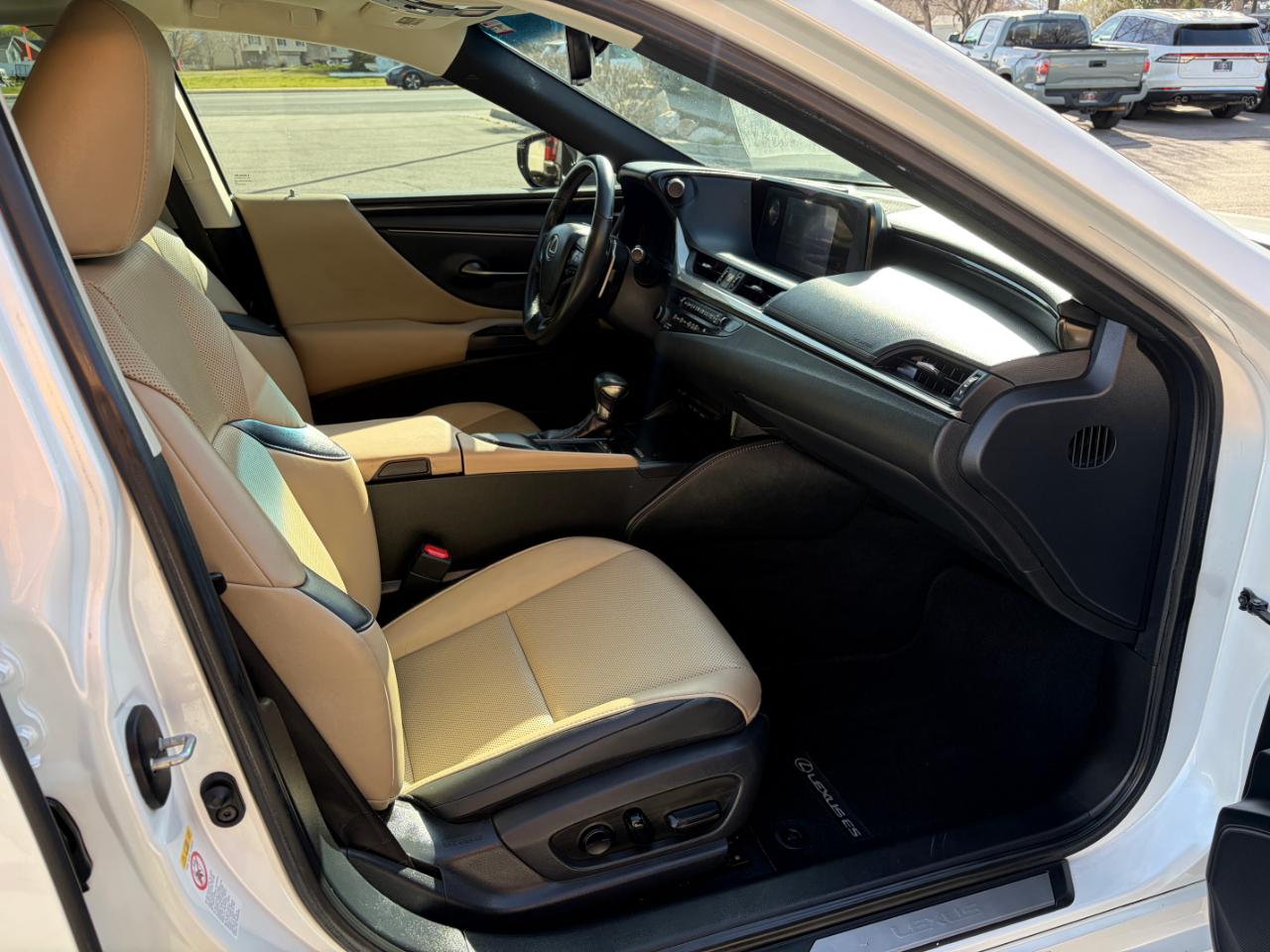 Lexus ES ES 350 FWD 2019