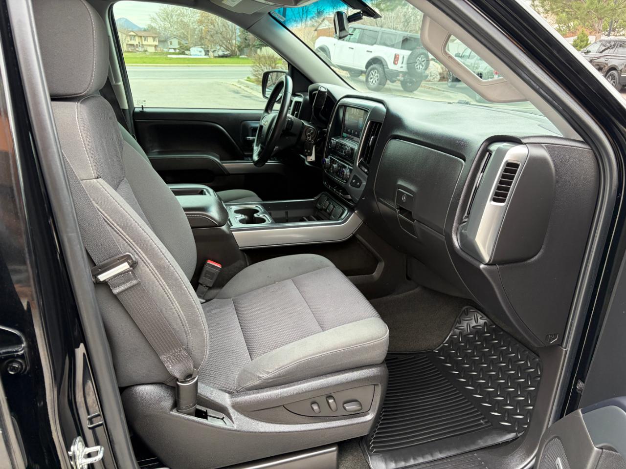 Chevrolet Silverado 1500 4WD Double Cab 143.5" LT w/1LT 2015