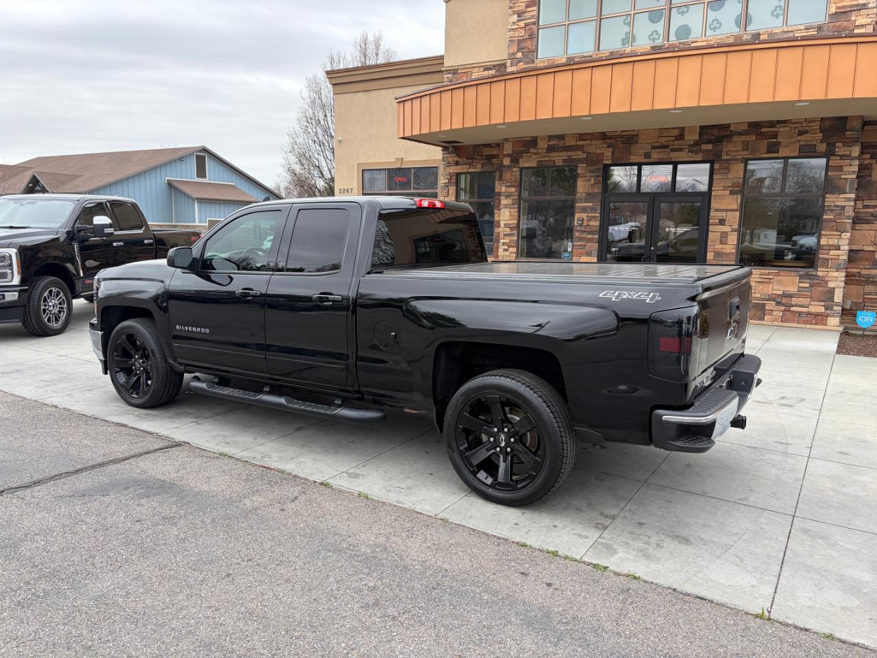 Chevrolet Silverado 1500 4WD Double Cab 143.5" LT w/1LT 2015