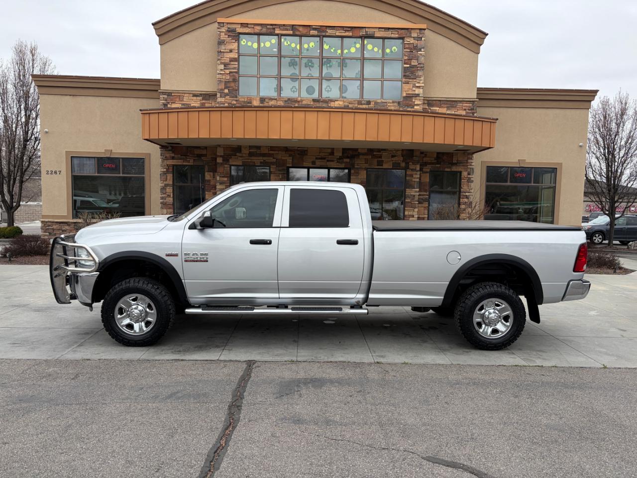 RAM 2500 Tradesman 4x4 Crew Cab 8' Box 2018