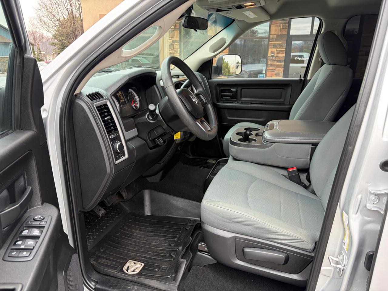 RAM 2500 Tradesman 4x4 Crew Cab 8' Box 2018