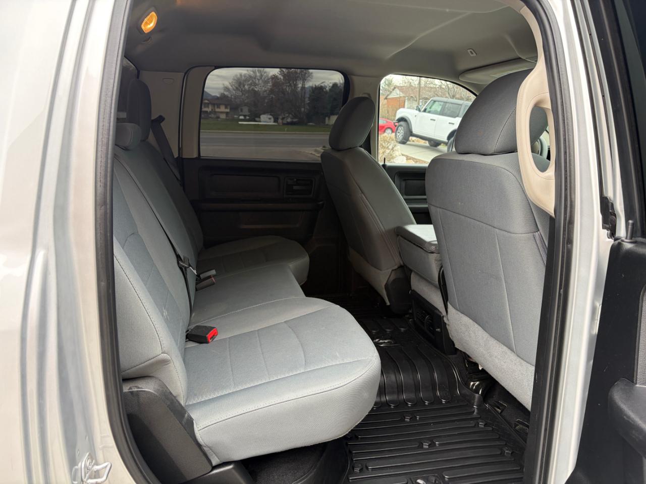 RAM 2500 Tradesman 4x4 Crew Cab 8' Box 2018