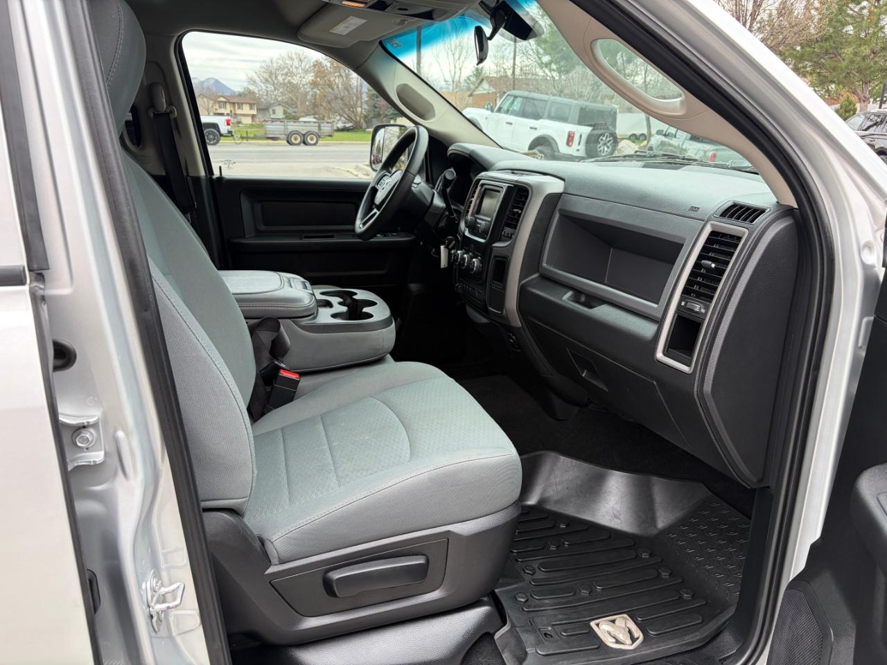 RAM 2500 Tradesman 4x4 Crew Cab 8' Box 2018