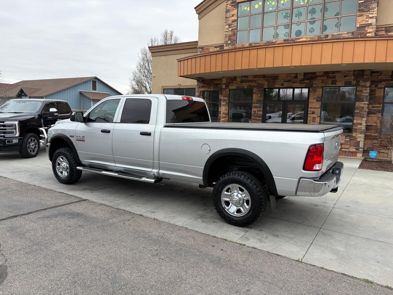 RAM 2500 Tradesman 4x4 Crew Cab 8' Box 2018