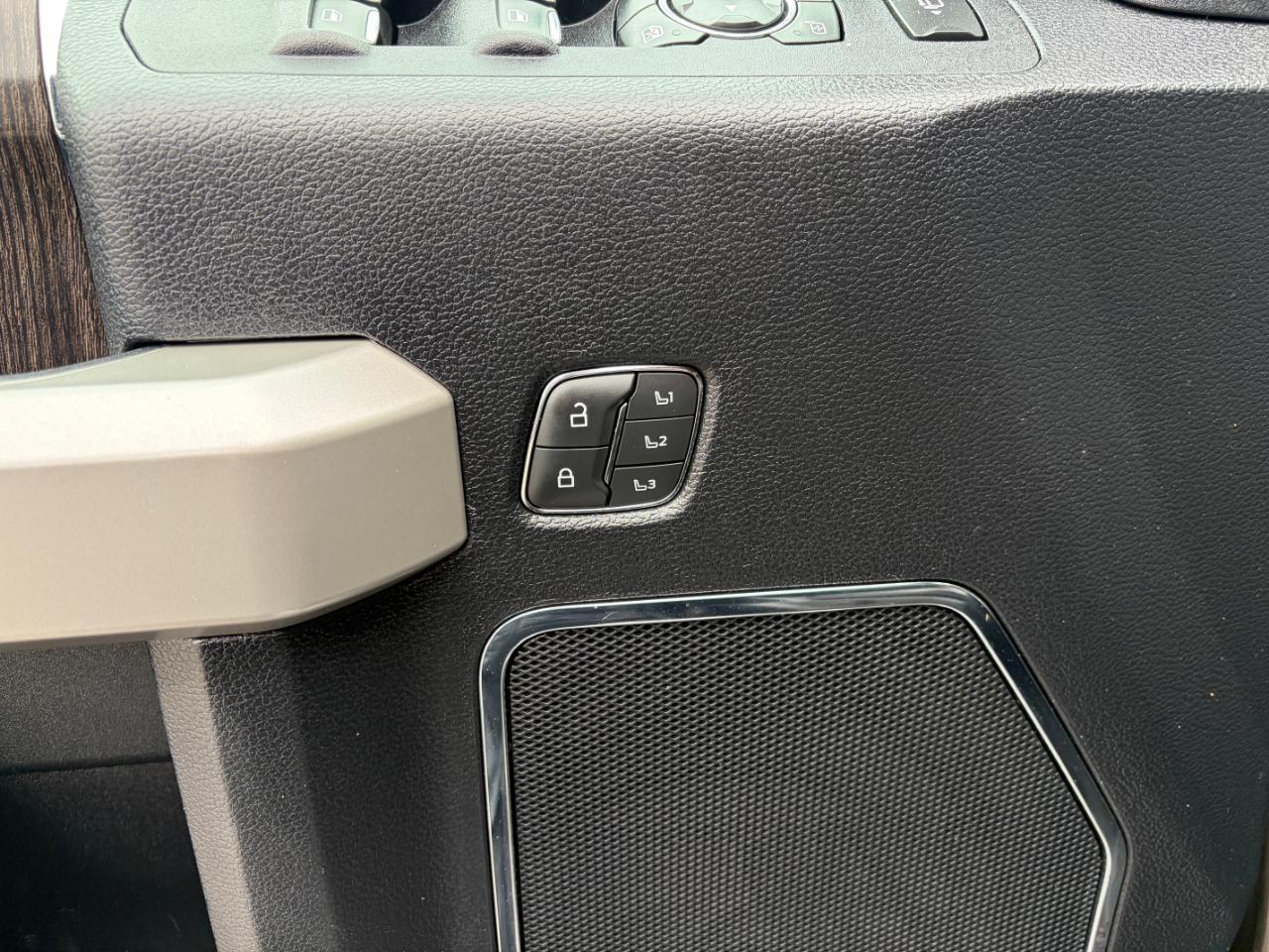 Ford Super Duty F-250 SRW Lariat 4WD Crew Cab 6.75' Box 2020