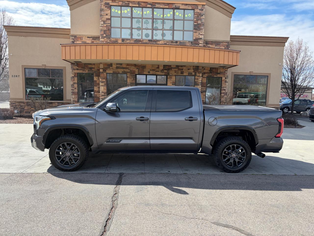 Toyota Tundra 4WD Platinum Hybrid CrewMax 5.5' Bed (Natl) 2023