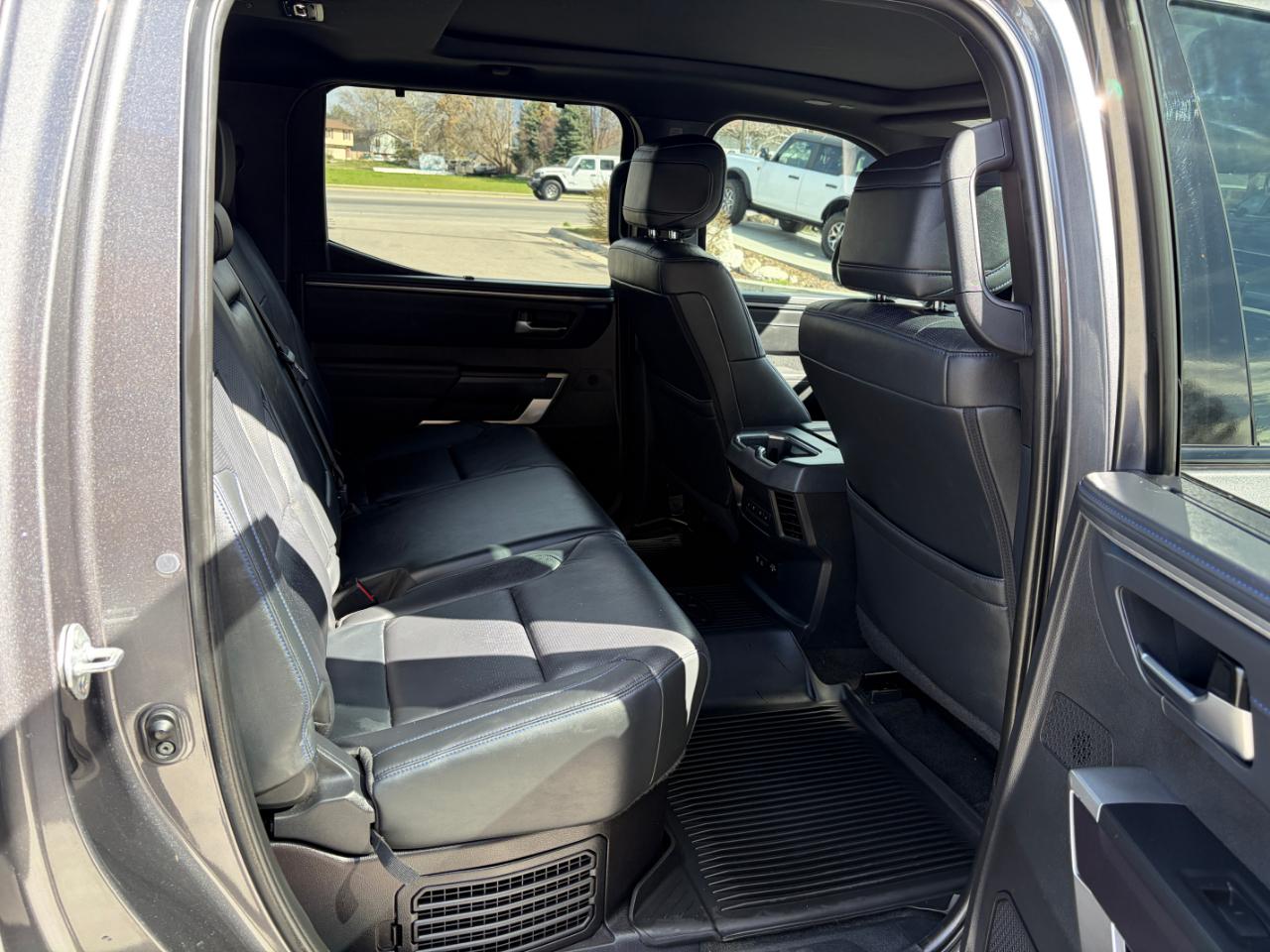 Toyota Tundra 4WD Platinum Hybrid CrewMax 5.5' Bed (Natl) 2023