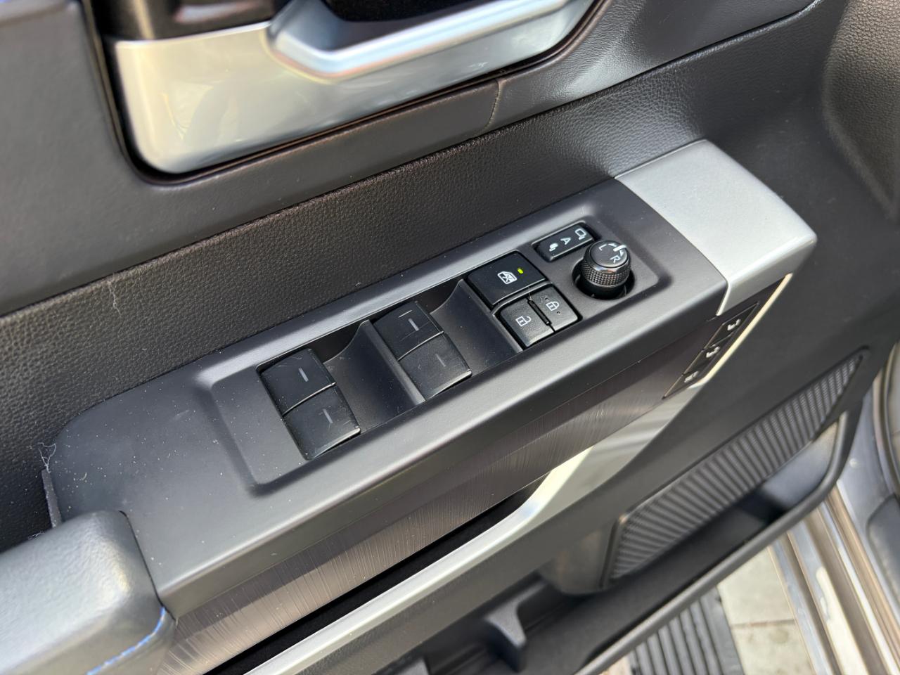 Toyota Tundra 4WD Platinum Hybrid CrewMax 5.5' Bed (Natl) 2023