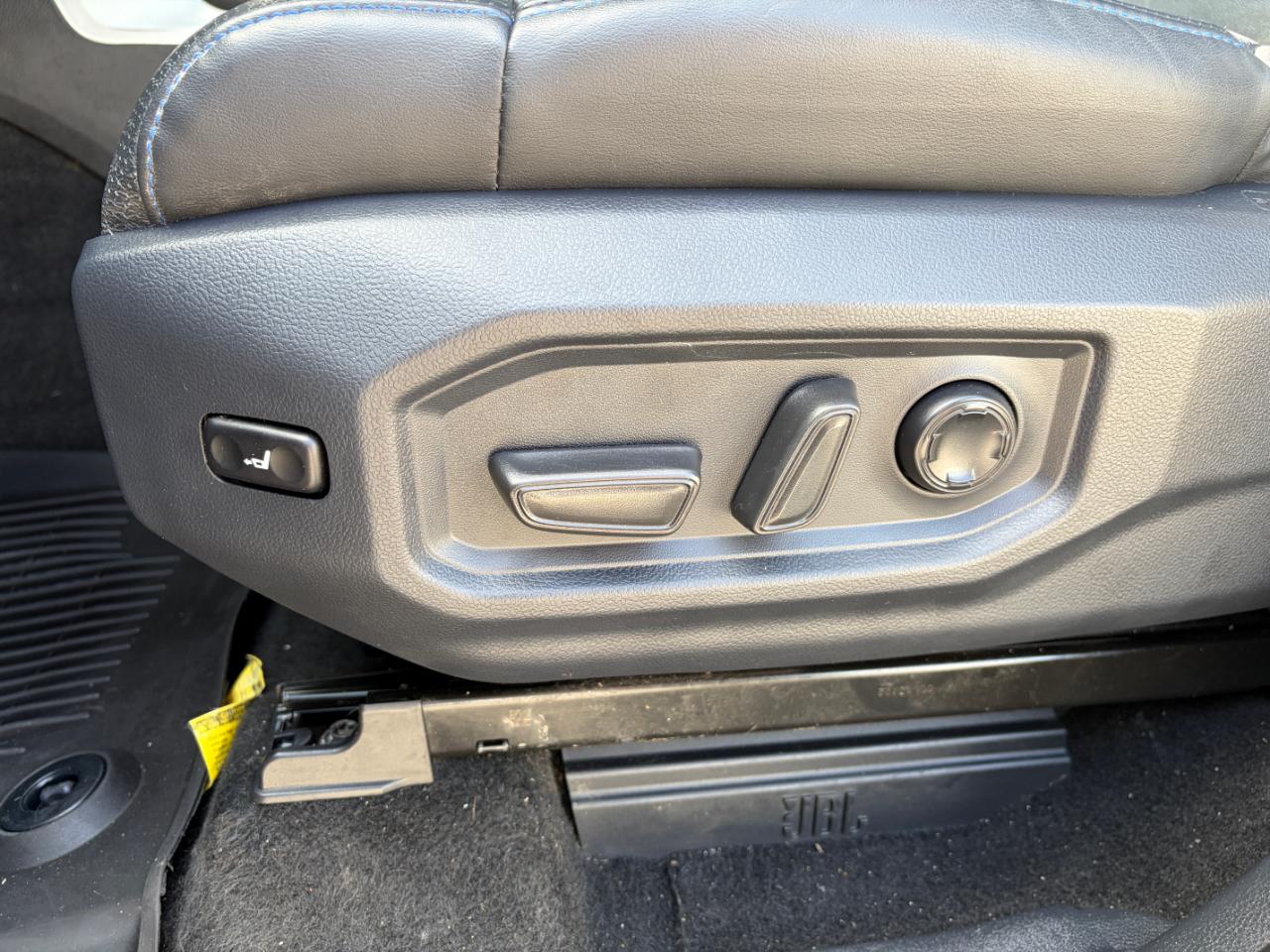 Toyota Tundra 4WD Platinum Hybrid CrewMax 5.5' Bed (Natl) 2023