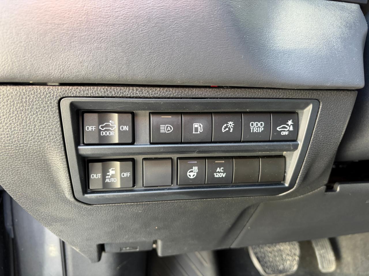 Toyota Tundra 4WD Platinum Hybrid CrewMax 5.5' Bed (Natl) 2023