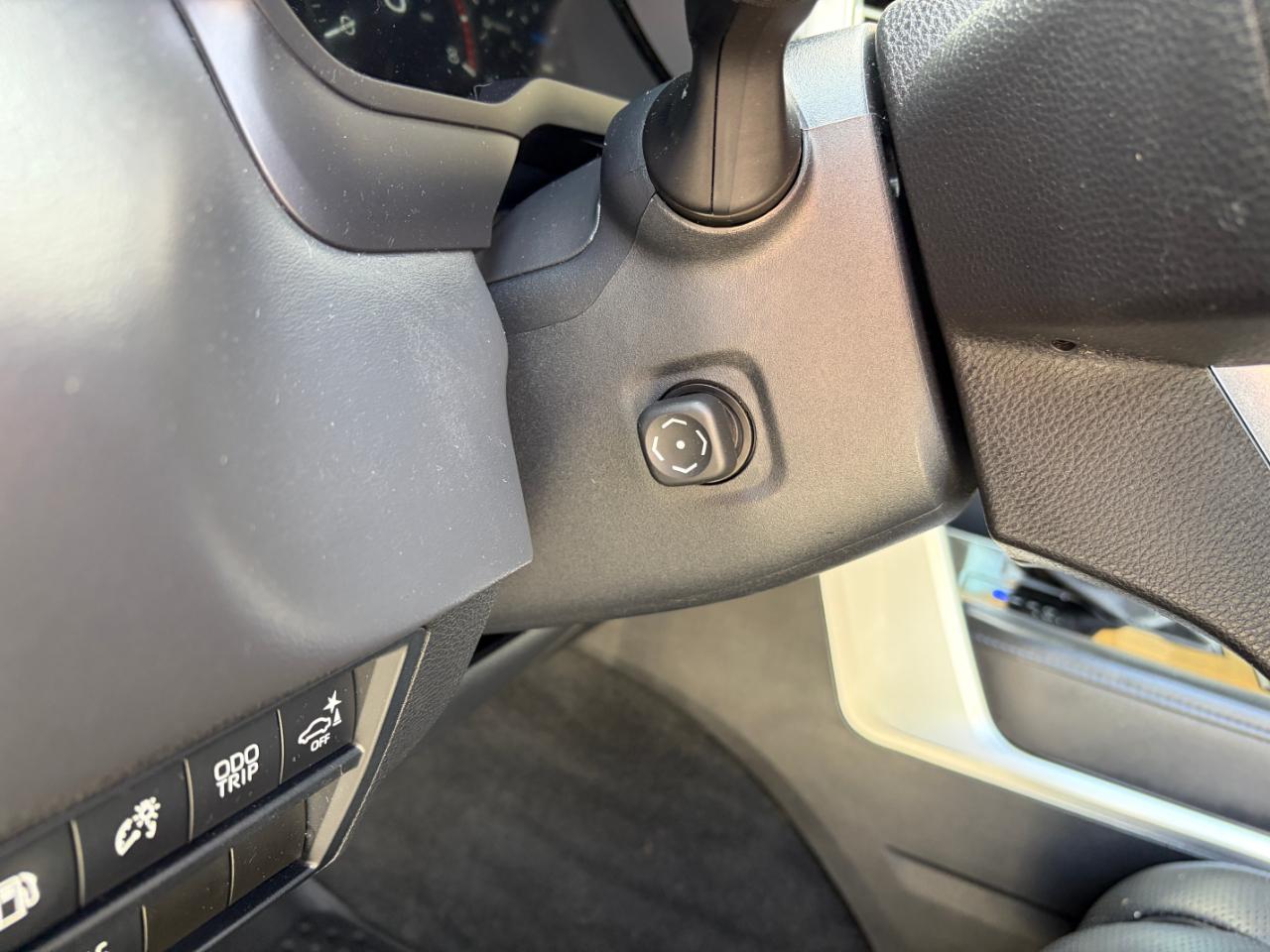 Toyota Tundra 4WD Platinum Hybrid CrewMax 5.5' Bed (Natl) 2023