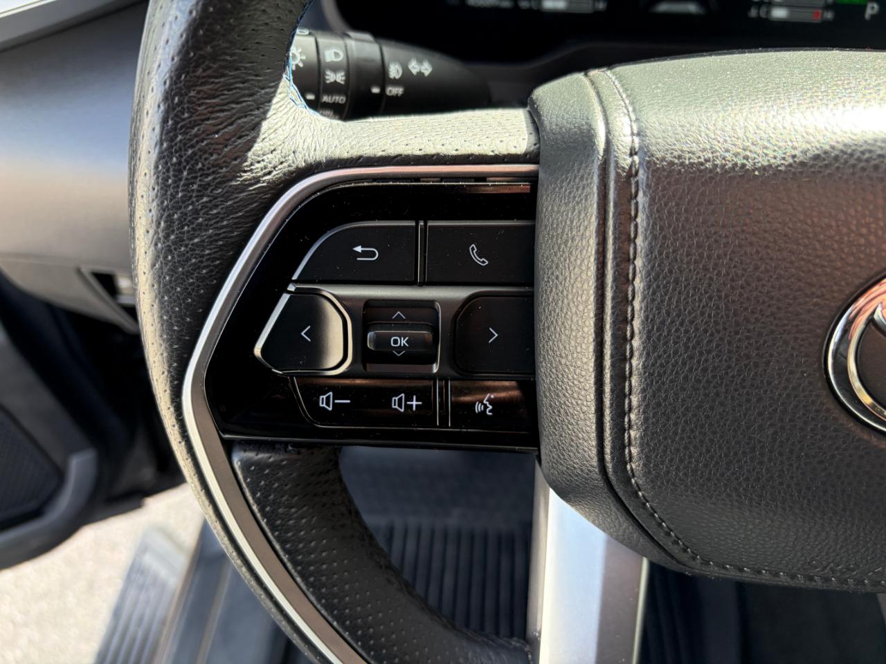 Toyota Tundra 4WD Platinum Hybrid CrewMax 5.5' Bed (Natl) 2023